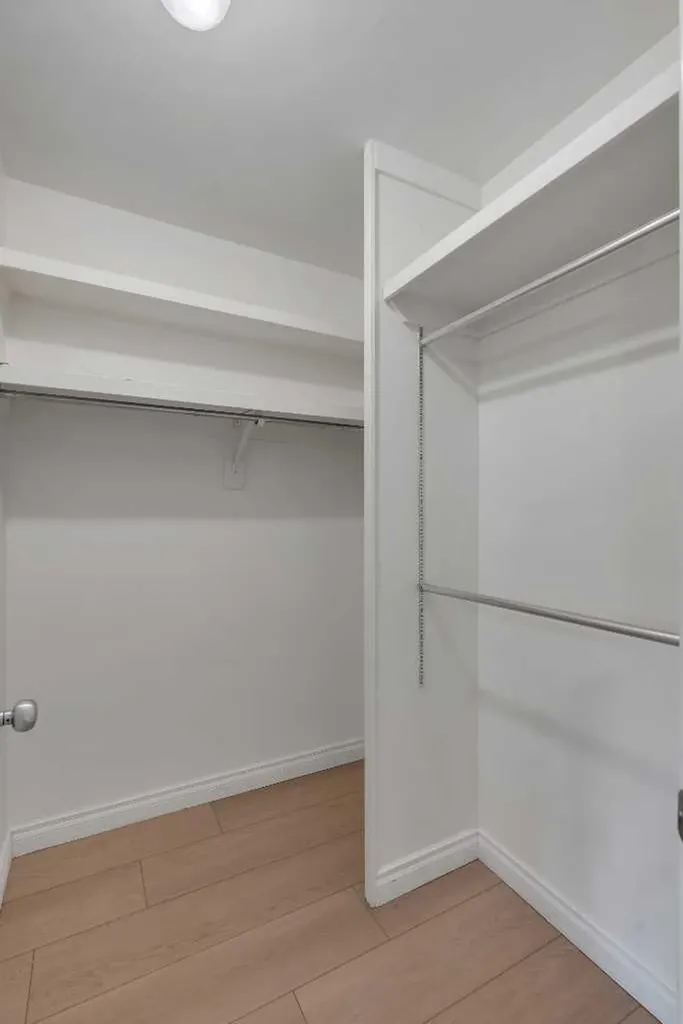 834 2 Avenue NW Calgary AB T2N0E5