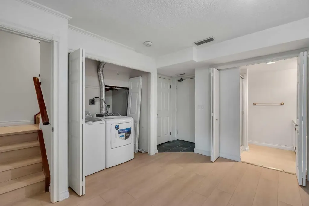 834 2 Avenue NW Calgary AB T2N0E5