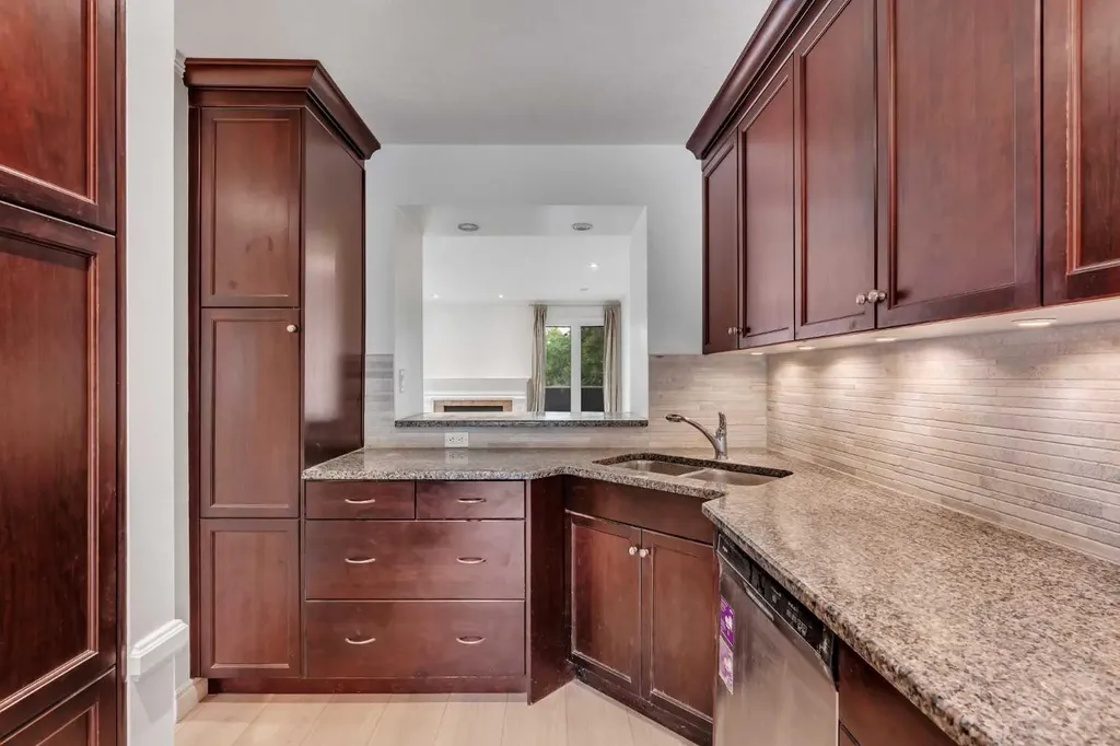 834 2 Avenue NW Calgary AB T2N0E5