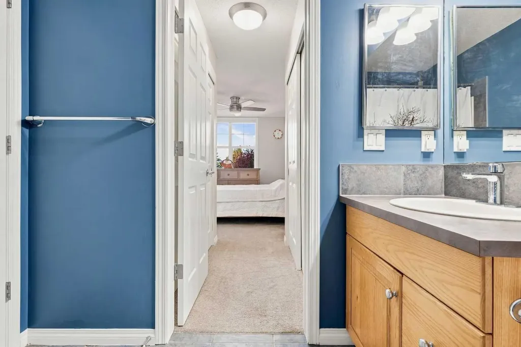 25 Prestwick Drive SE Calgary AB T2Z 4Z1