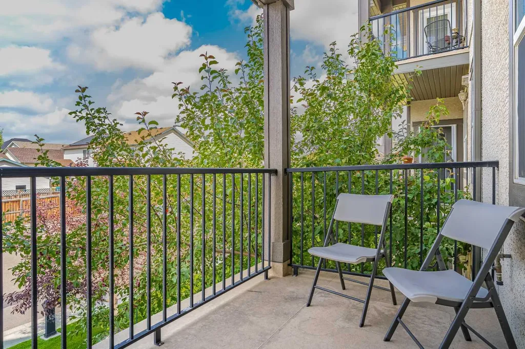 25 Prestwick Drive SE Calgary AB T2Z 4Z1