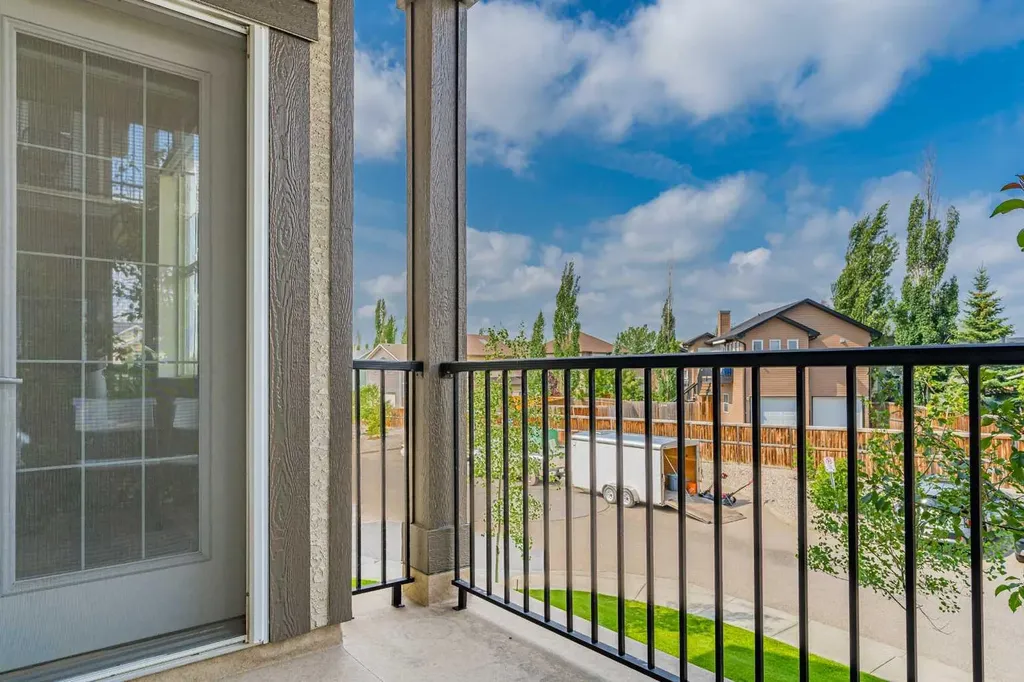 25 Prestwick Drive SE Calgary AB T2Z 4Z1