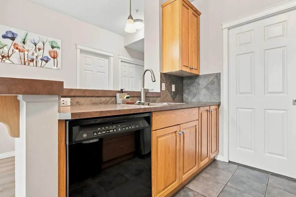 25 Prestwick Drive SE Calgary AB T2Z 4Z1