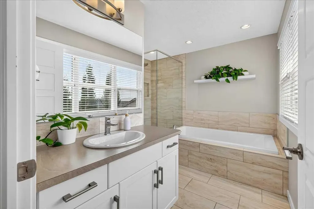 195 Mahogany Passage SE Calgary AB T3M 2J7