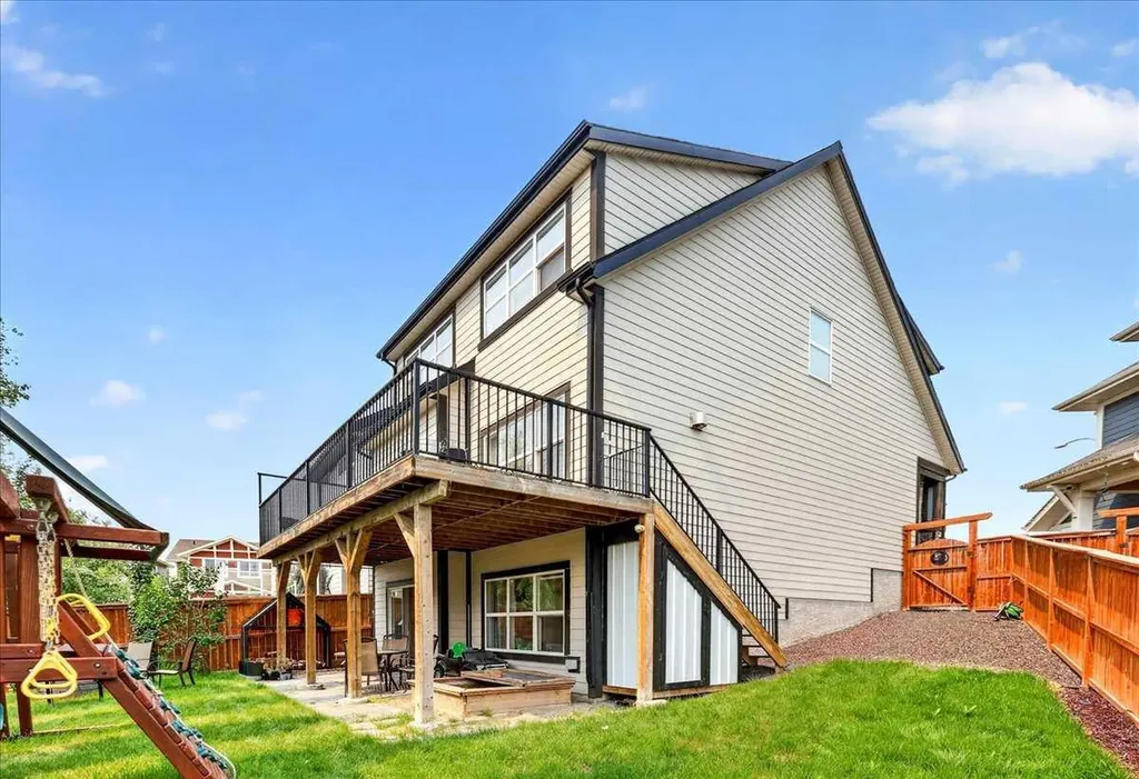 195 Mahogany Passage SE Calgary AB T3M 2J7