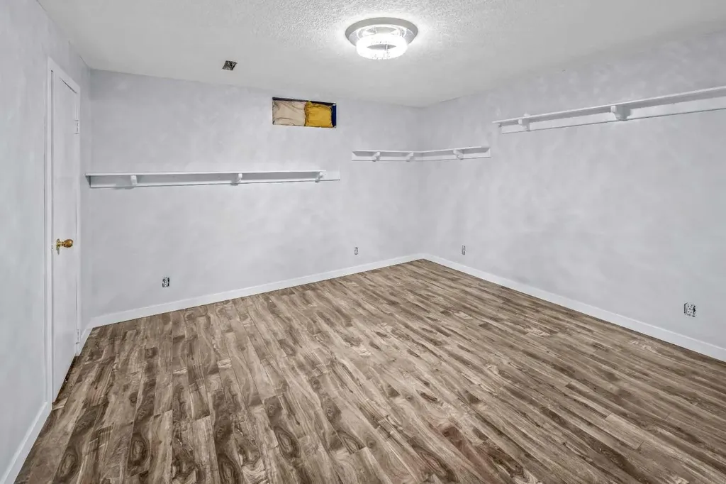 227 Manora Crescent NE Calgary AB T2A4S4