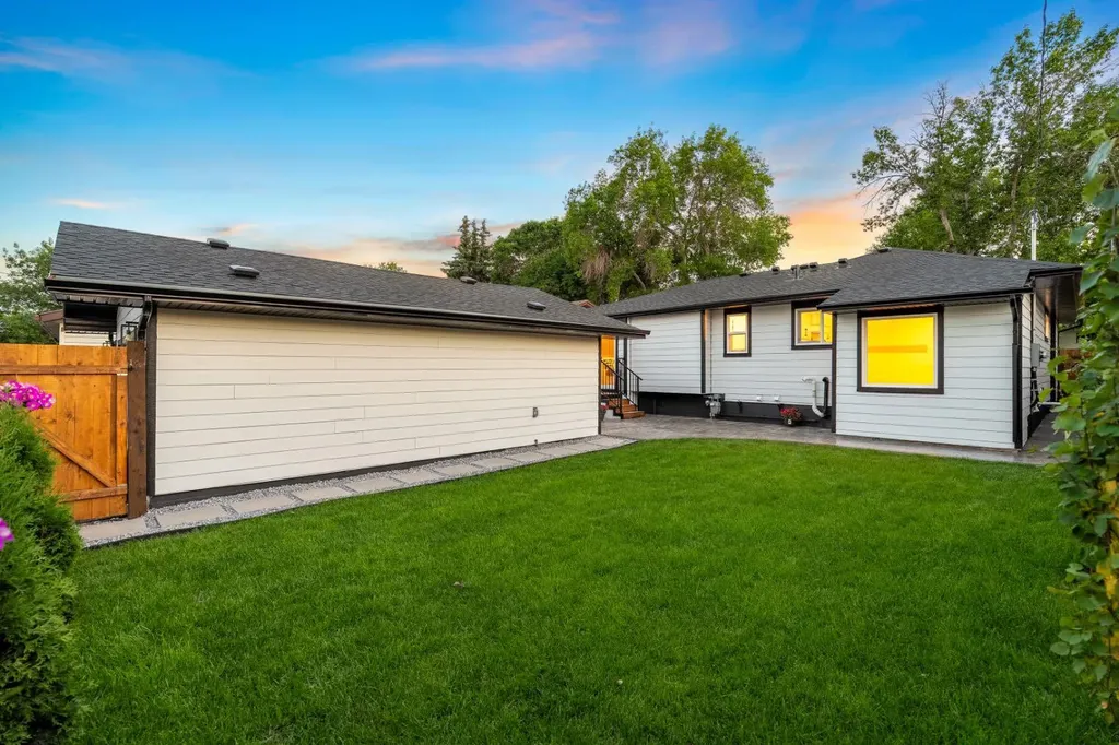 44 Fraser Road SE Calgary AB T2H1E3