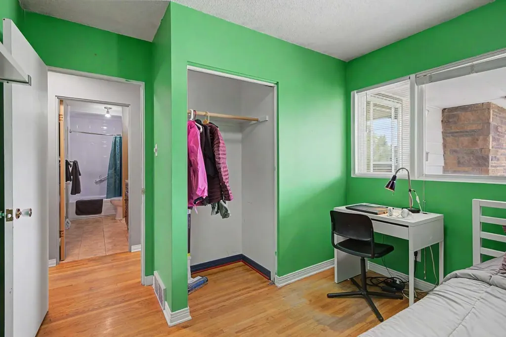 508 99 Avenue SE Calgary AB T2J 0K2