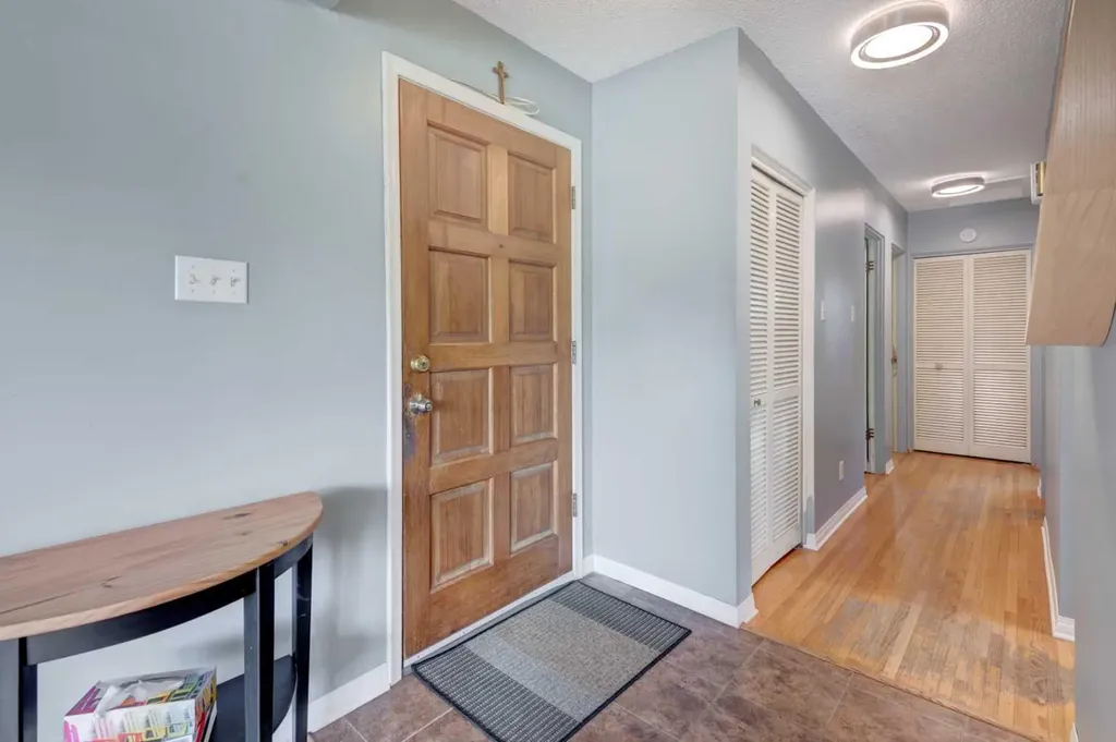 508 99 Avenue SE Calgary AB T2J 0K2