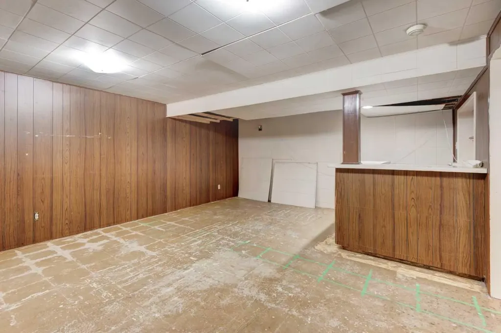 508 99 Avenue SE Calgary AB T2J 0K2