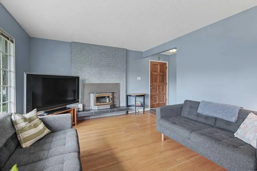 508 99 Avenue SE Calgary AB T2J 0K2