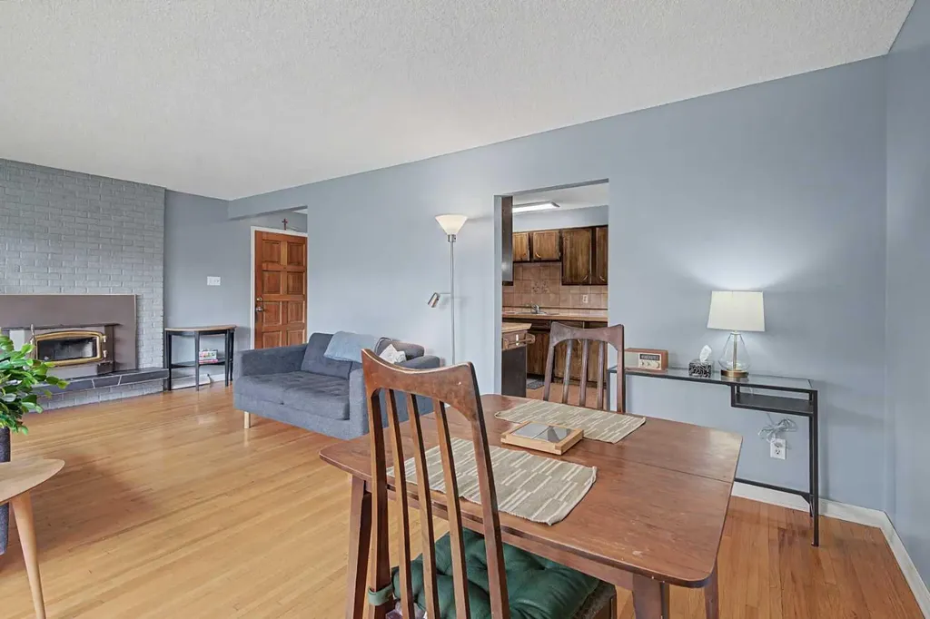 508 99 Avenue SE Calgary AB T2J 0K2