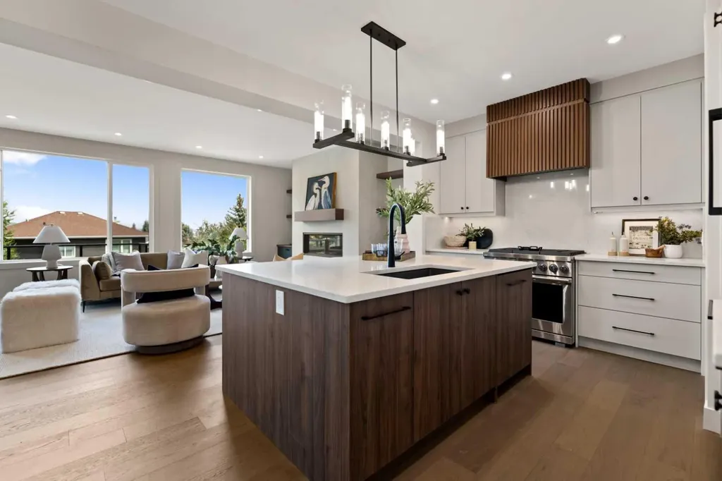 52 Patterson Rise SW Calgary AB T3H2E3
