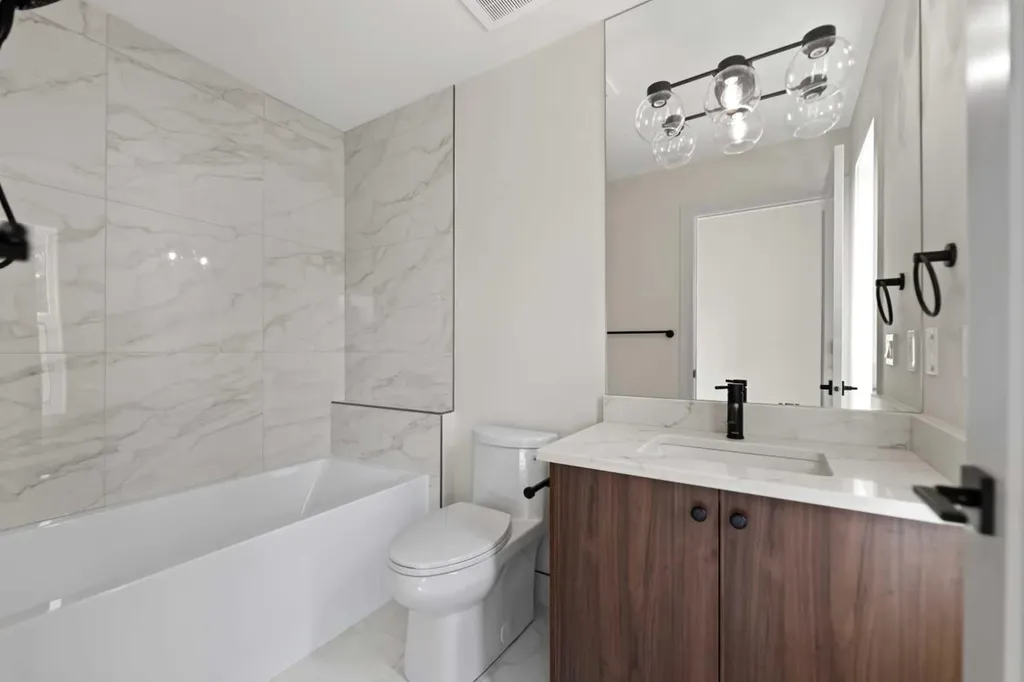 52 Patterson Rise SW Calgary AB T3H2E3