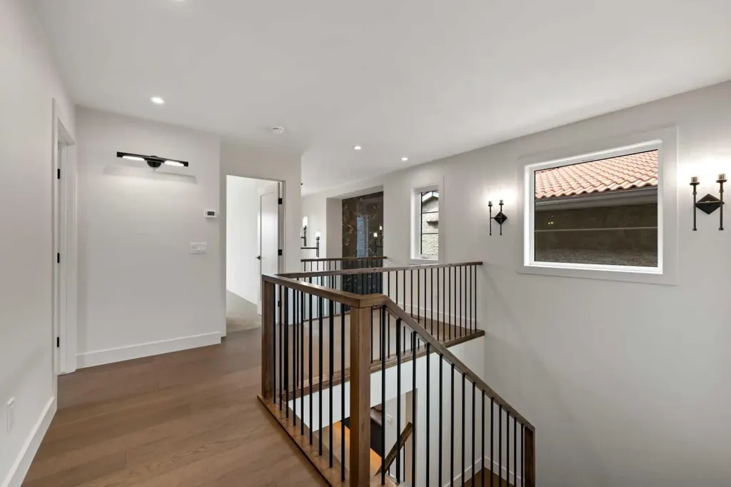 52 Patterson Rise SW Calgary AB T3H2E3