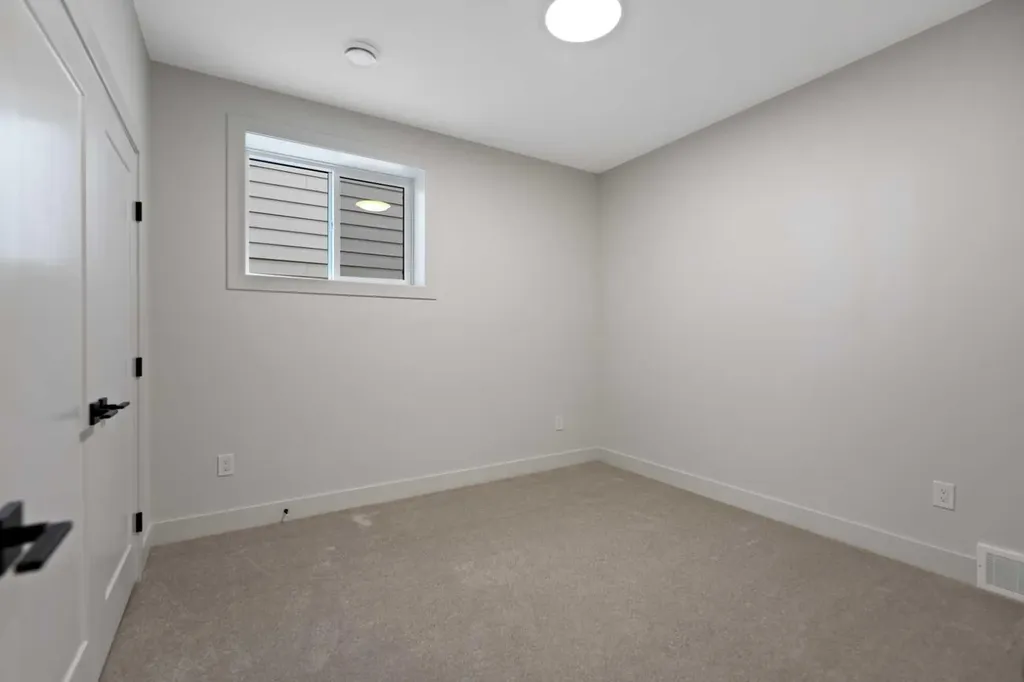 52 Patterson Rise SW Calgary AB T3H2E3