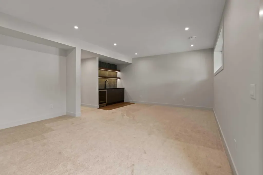52 Patterson Rise SW Calgary AB T3H2E3