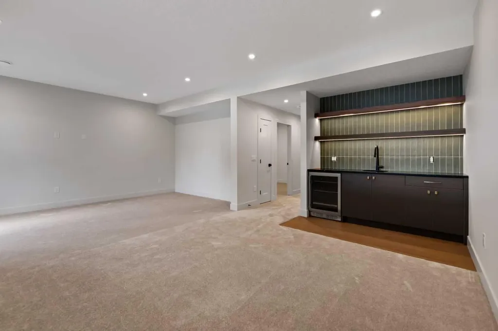 52 Patterson Rise SW Calgary AB T3H2E3