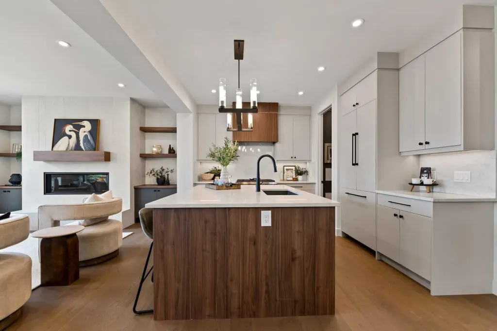 52 Patterson Rise SW Calgary AB T3H2E3