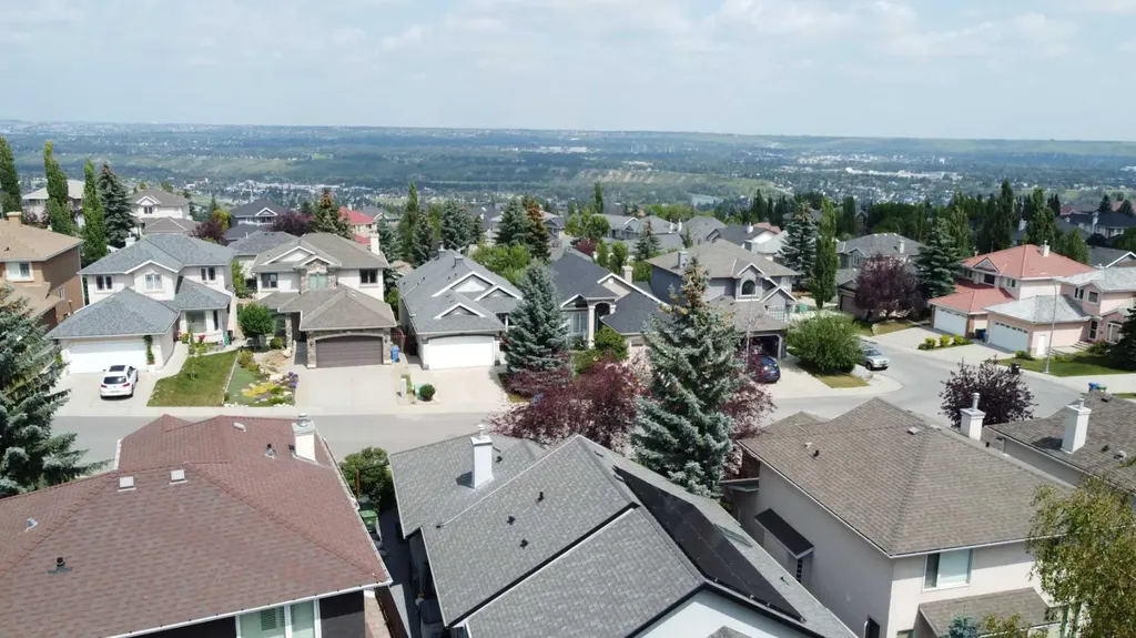 52 Patterson Rise SW Calgary AB T3H2E3