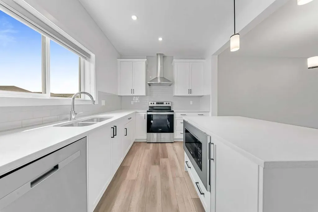 834 Bayview Terrace SW Airdrie AB T4B5M5