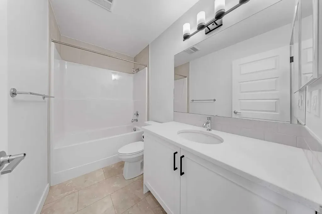 834 Bayview Terrace SW Airdrie AB T4B5M5