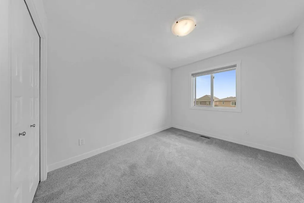 834 Bayview Terrace SW Airdrie AB T4B5M5