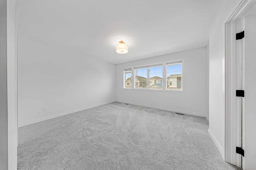 834 Bayview Terrace SW Airdrie AB T4B5M5