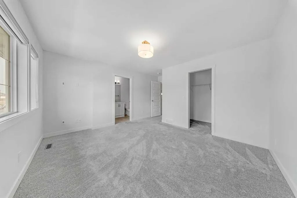 834 Bayview Terrace SW Airdrie AB T4B5M5