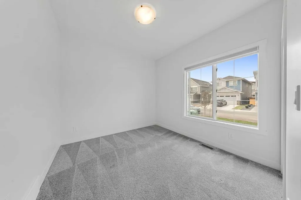 834 Bayview Terrace SW Airdrie AB T4B5M5