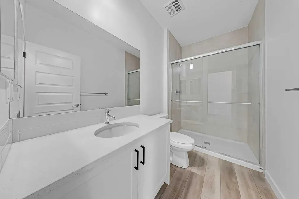 834 Bayview Terrace SW Airdrie AB T4B5M5
