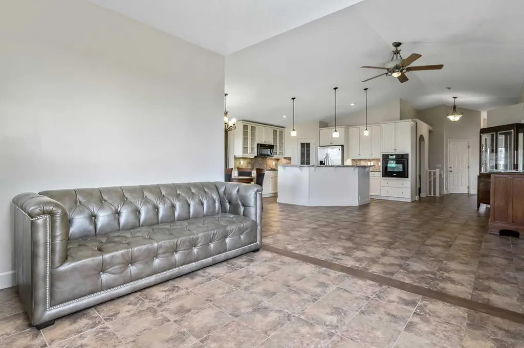 443 Riverside Green NW High River AB T1V 2B6