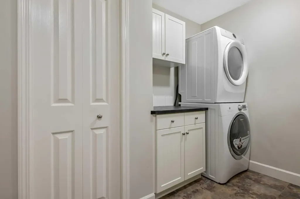 443 Riverside Green NW High River AB T1V 2B6