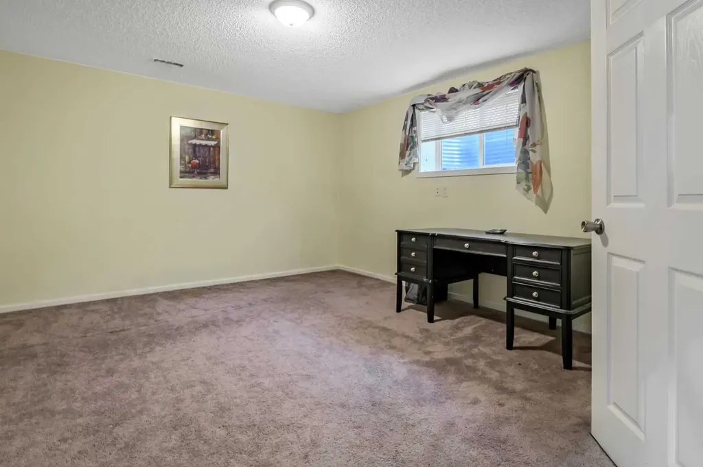 443 Riverside Green NW High River AB T1V 2B6