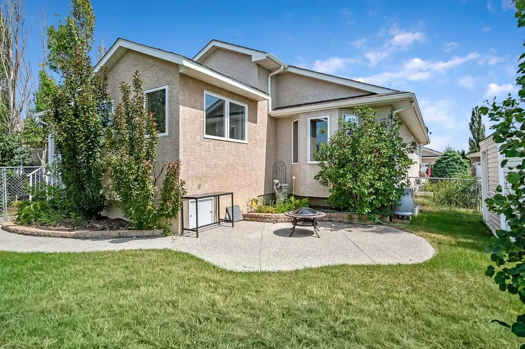 443 Riverside Green NW High River AB T1V 2B6