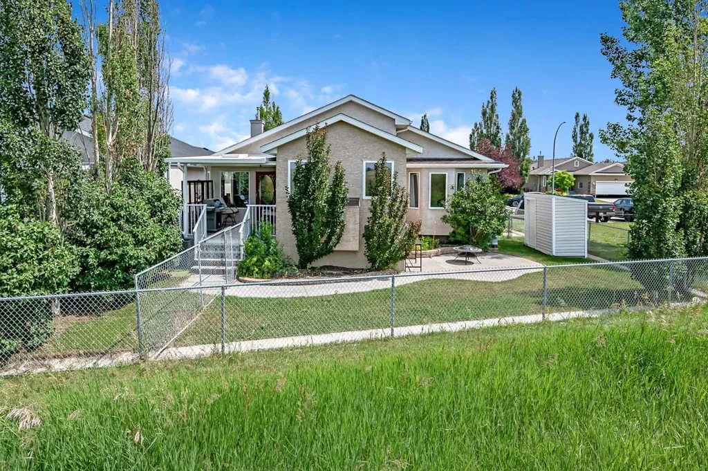 443 Riverside Green NW High River AB T1V 2B6