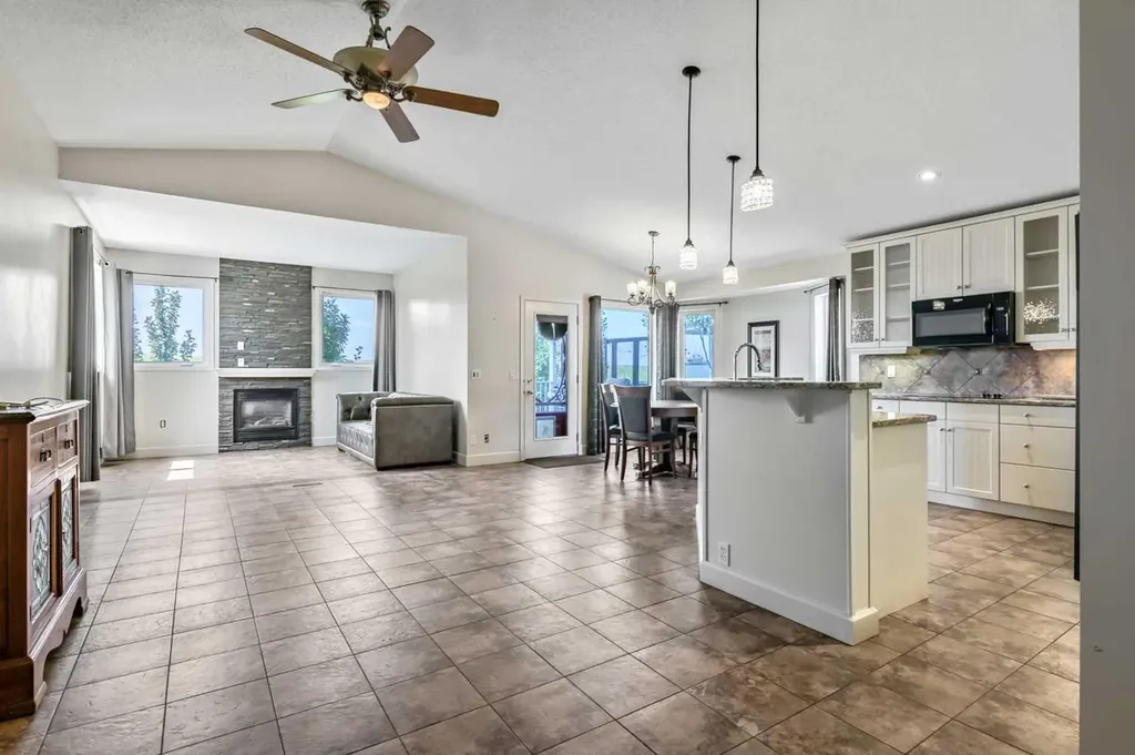 443 Riverside Green NW High River AB T1V 2B6