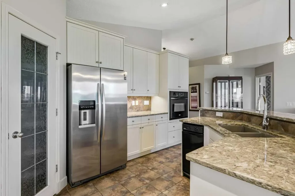 443 Riverside Green NW High River AB T1V 2B6
