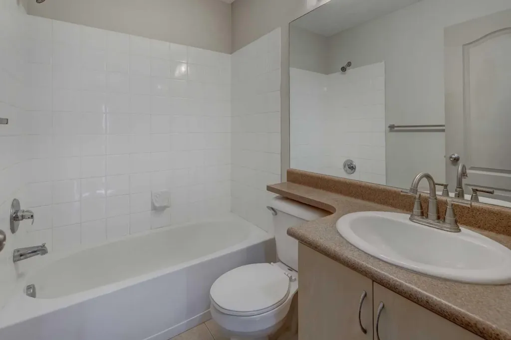 604 East Lake Boulevard NE Airdrie AB T4A 0G5