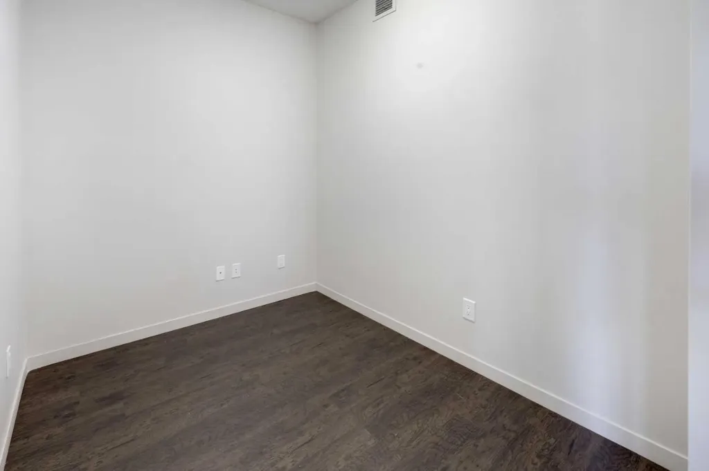 604 East Lake Boulevard NE Airdrie AB T4A 0G5