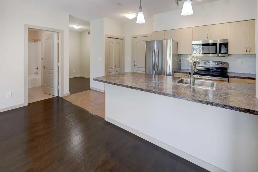 604 East Lake Boulevard NE Airdrie AB T4A 0G5