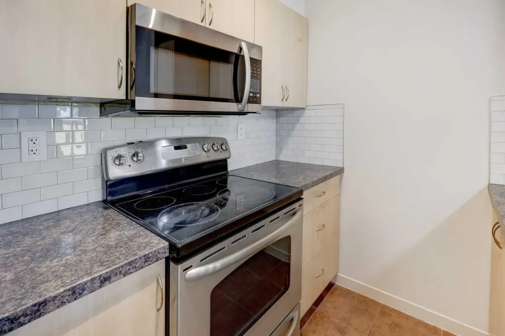 604 East Lake Boulevard NE Airdrie AB T4A 0G5