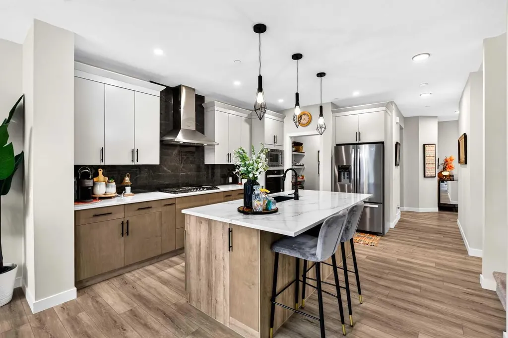 43 Hotchkiss Row SE Calgary AB T3S 0J5