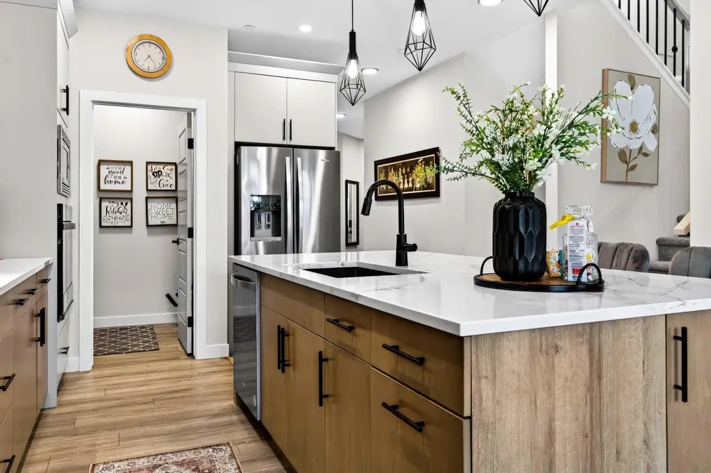 43 Hotchkiss Row SE Calgary AB T3S 0J5