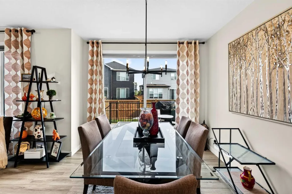 43 Hotchkiss Row SE Calgary AB T3S 0J5