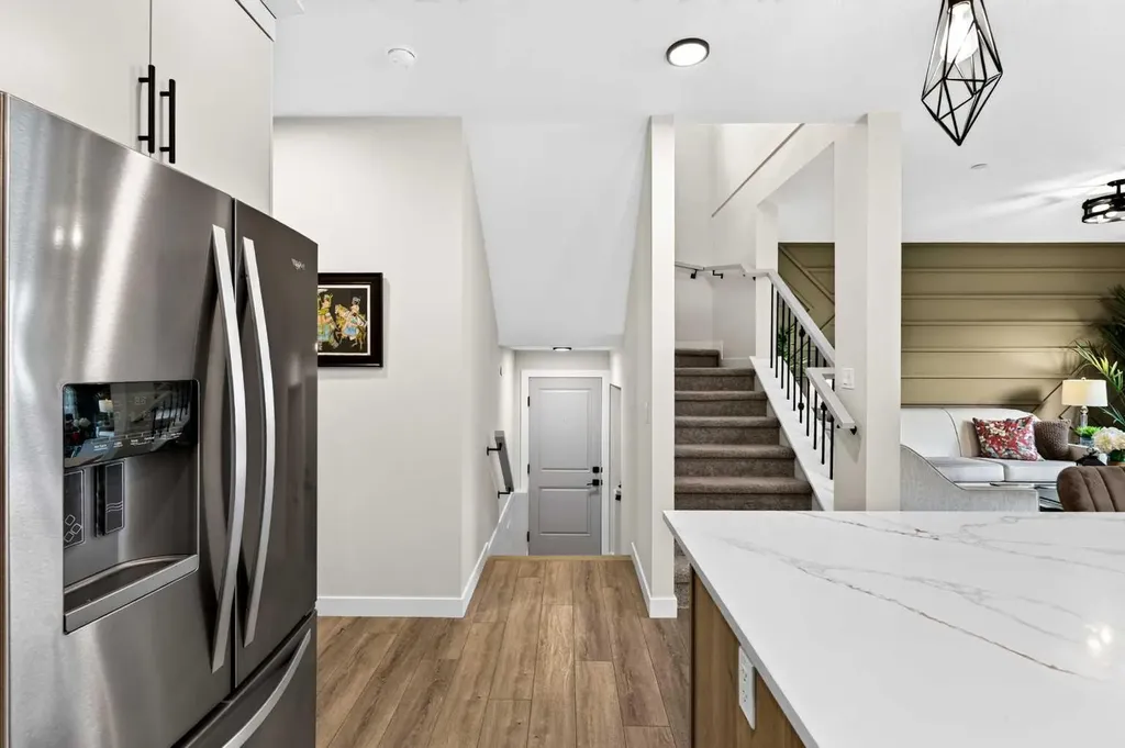 43 Hotchkiss Row SE Calgary AB T3S 0J5