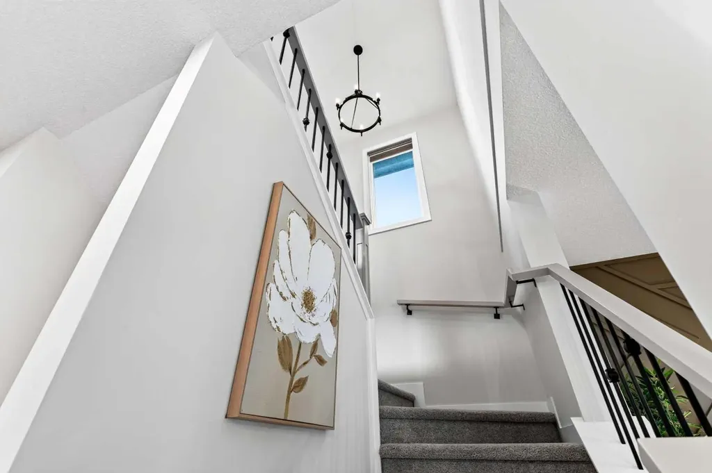 43 Hotchkiss Row SE Calgary AB T3S 0J5