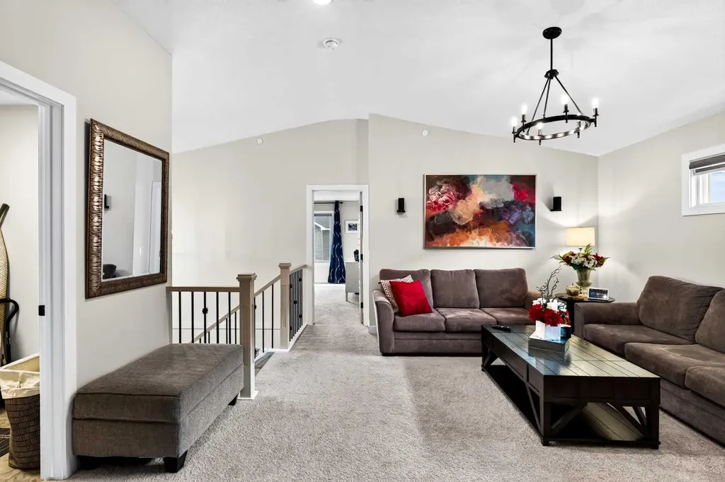 43 Hotchkiss Row SE Calgary AB T3S 0J5