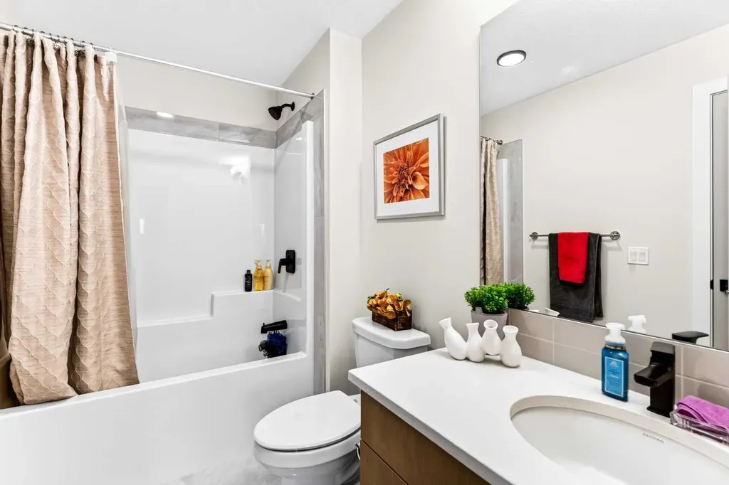 43 Hotchkiss Row SE Calgary AB T3S 0J5