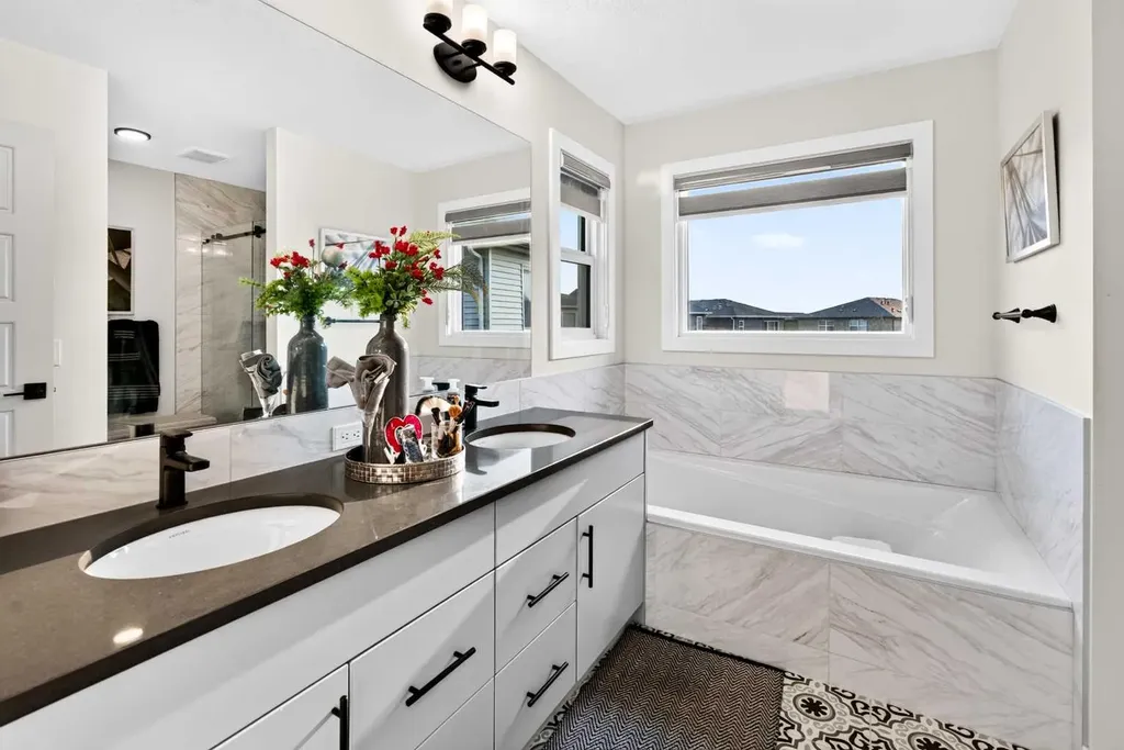 43 Hotchkiss Row SE Calgary AB T3S 0J5